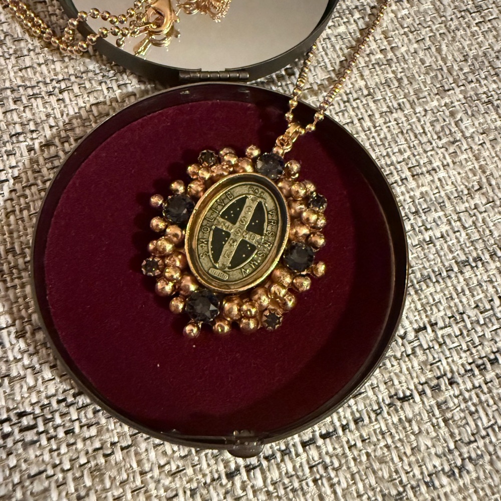 Elegant Rose Gold and Blue VSA Pendant Necklace - Picture 3 of 5